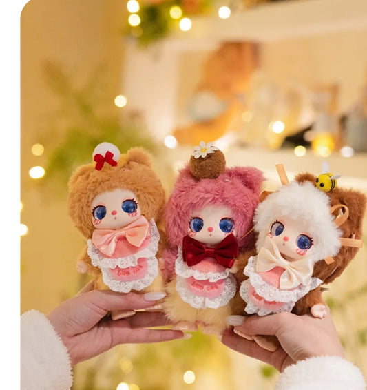 Liila's chef kitten plush pendant